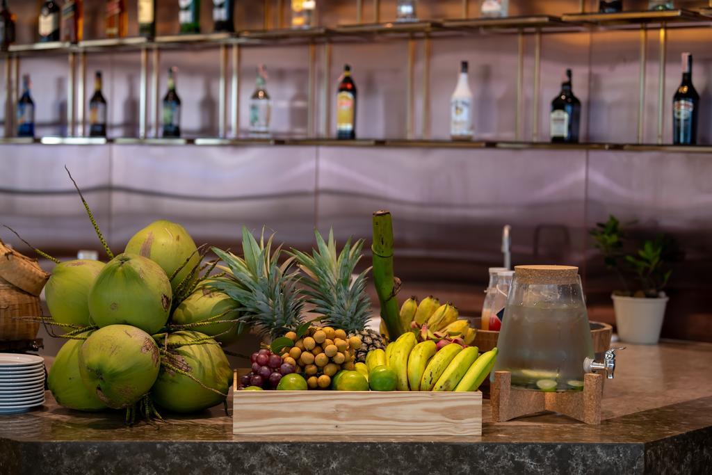 Jasmine 59 Hotel Bangkok Exterior foto Fruit at a bar