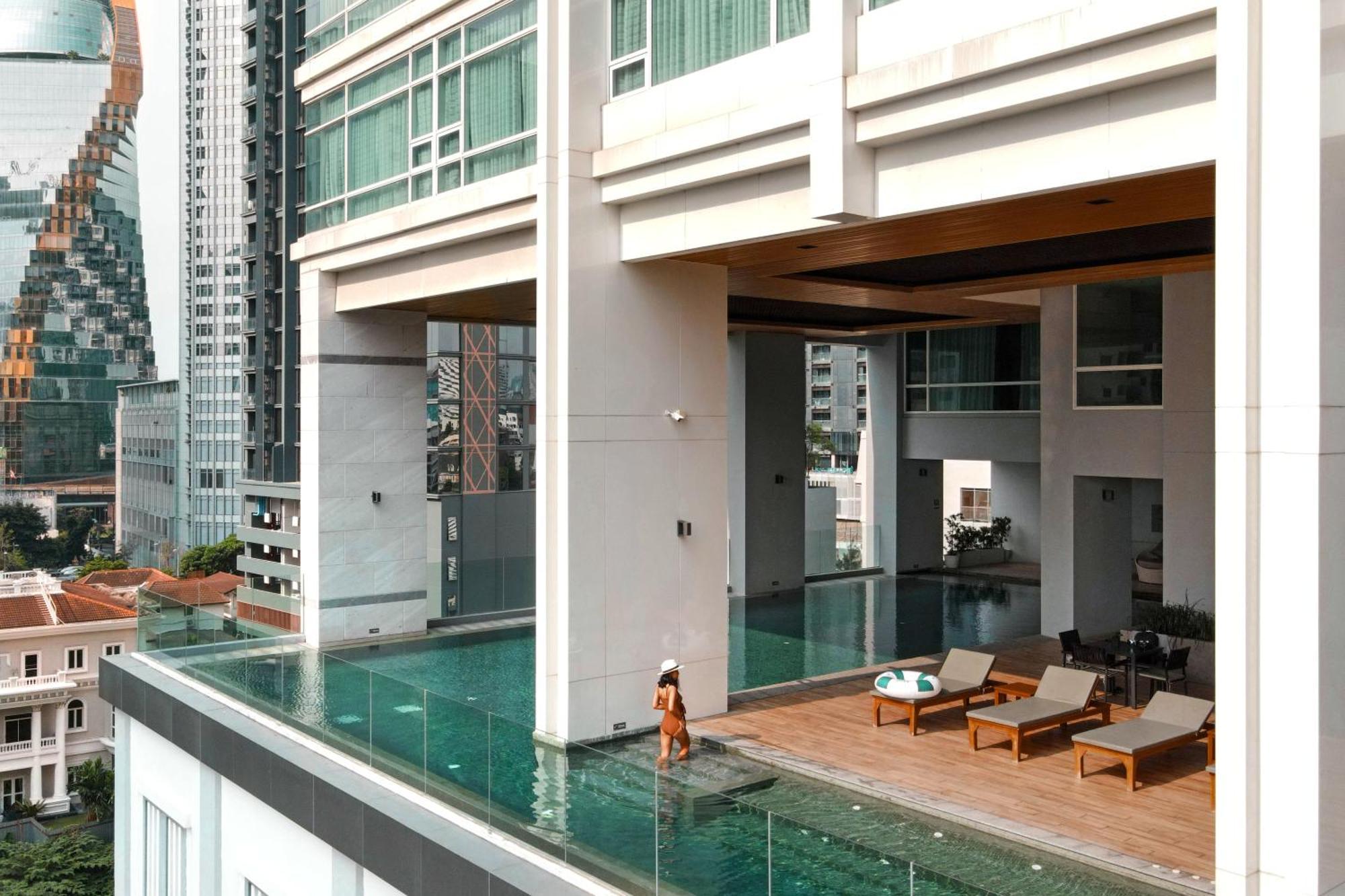 Jasmine 59 Hotel Bangkok Exterior foto The swimming pool at the 10th floor