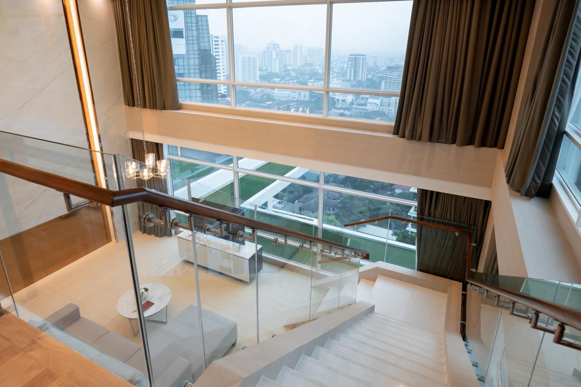 Jasmine 59 Hotel Bangkok Exterior foto A duplex apartment in The Park